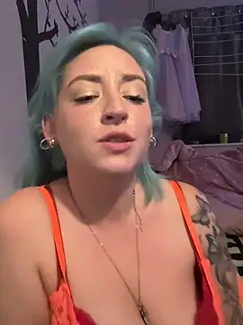 mommamilf69's cam snapshot