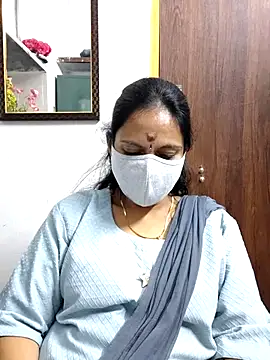 Queen-Neha's cam snapshot