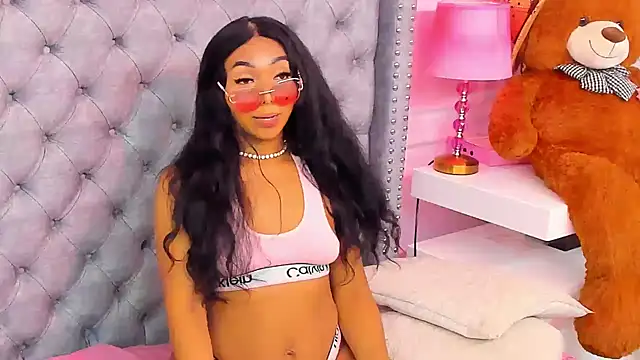 HaileeRoberts live sex cam