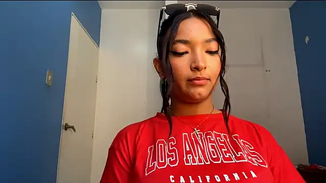 EstelleSchmeichel's cam snapshot