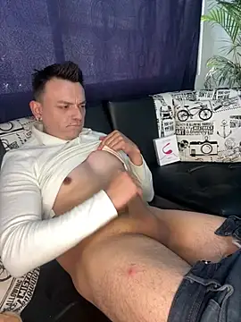 daniel_collins's cam snapshot