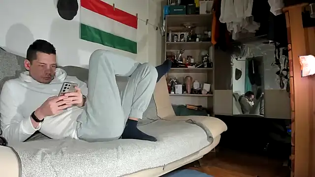 viraglaci18@xh's cam snapshot