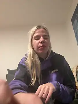 BlondieJujuVibe's cam snapshot