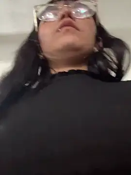 AngieRousse_'s cam snapshot