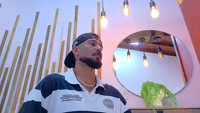 yorbymaxx's cam snapshot