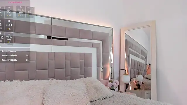 Nicolle_foxy's cam snapshot