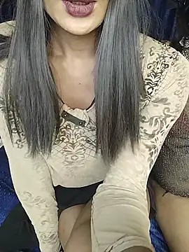 SEXYY_TRANSY_WITH_GIRL's cam snapshot