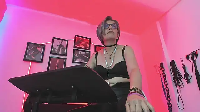 MistressNyx_cg's cam snapshot