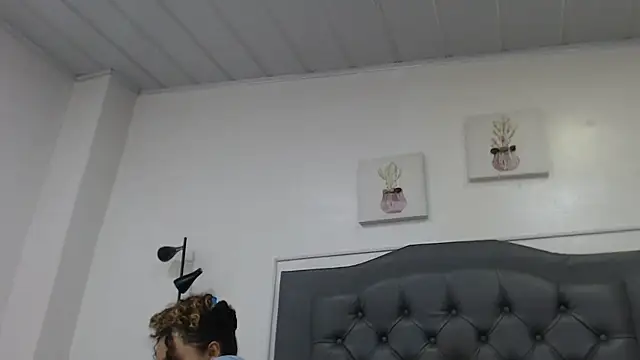 Giia_Monroe's cam snapshot