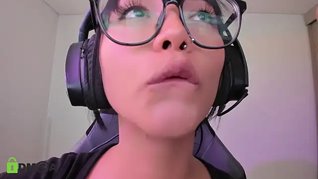 alice-rausing's cam snapshot