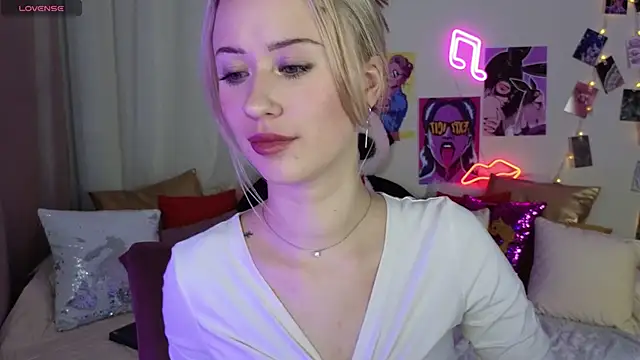 SashaBrooks live sex cam