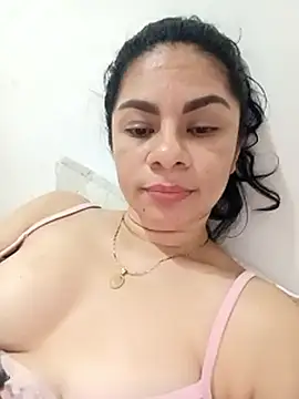 luna_pinky's cam snapshot