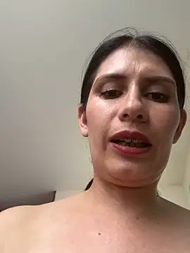 Alysson-- live sex cam