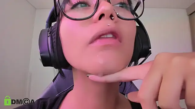 alice-rausing's cam snapshot