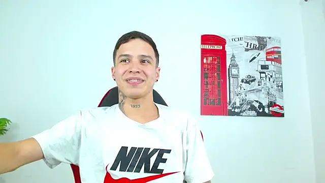 Cumandres18 live sex cam