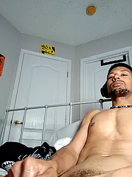 BigPrettyDick777 live sex cam