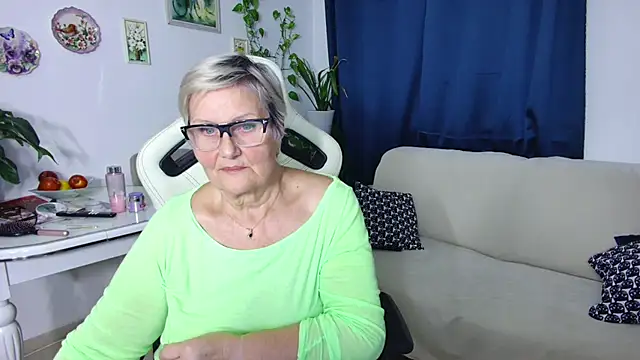 Selenna57 live sex cam