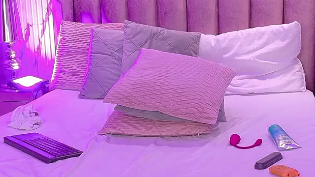 OnlyLola_'s cam snapshot