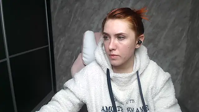 Reginasmilee's cam snapshot