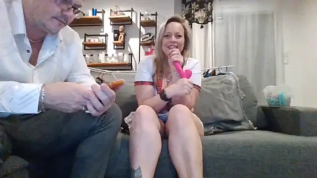 Miss-Chupagirly live sex cam