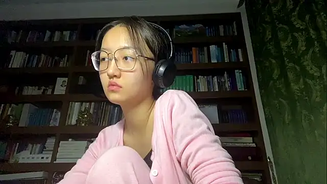 LinaClous live sex cam