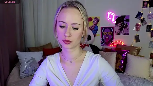 SashaBrooks live sex cam