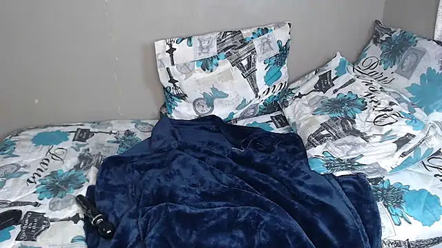 Lunalee's cam snapshot