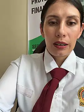 Alysson-- live sex cam