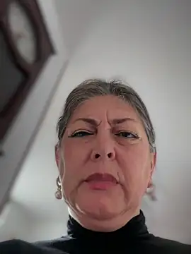 emma_tour's cam snapshot