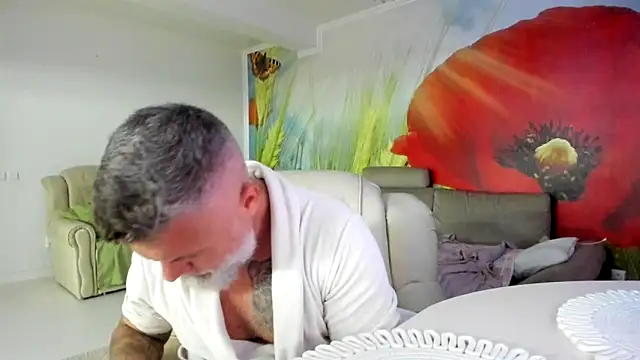 BlowMyXXL live sex cam