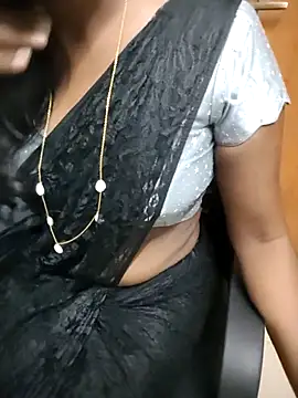 Tamilmallu-duskygirl03's cam snapshot