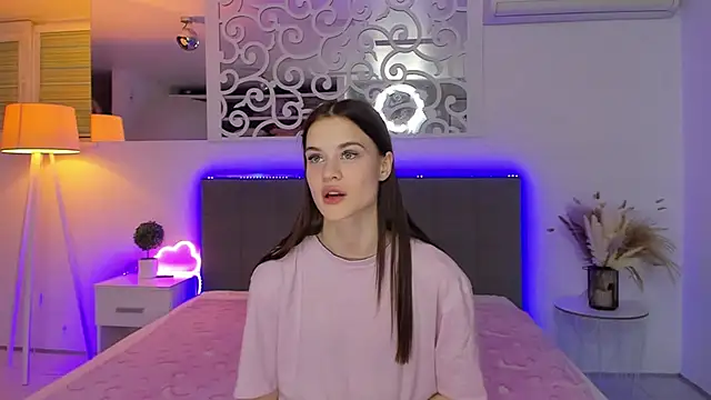 LuisaClover's cam snapshot