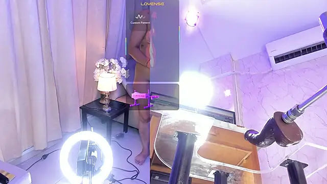 MayaRouse's cam snapshot