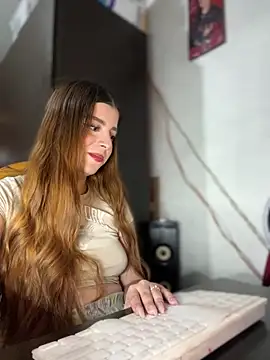 Cloew_Marz's cam snapshot