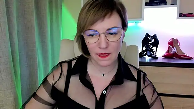 feliziaDesire's cam snapshot