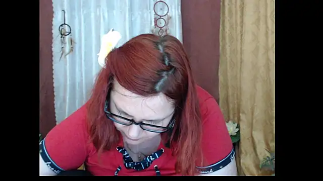 PlayfullMature's cam snapshot