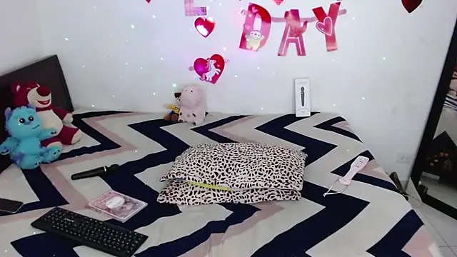 Zoe_small's cam snapshot