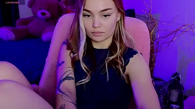 KitsyMoore's cam snapshot