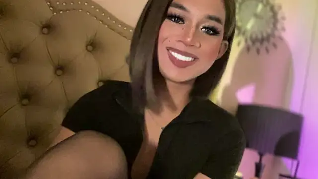 Worldclass_Maxxine_ live sex cam