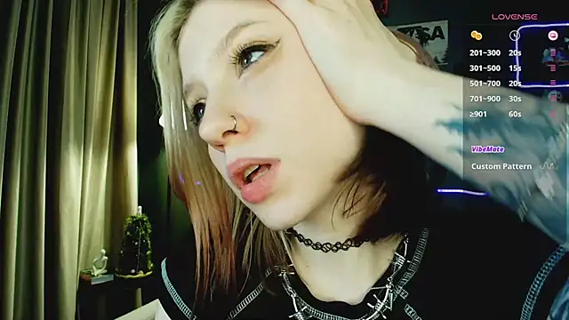 arielabradberry's cam snapshot