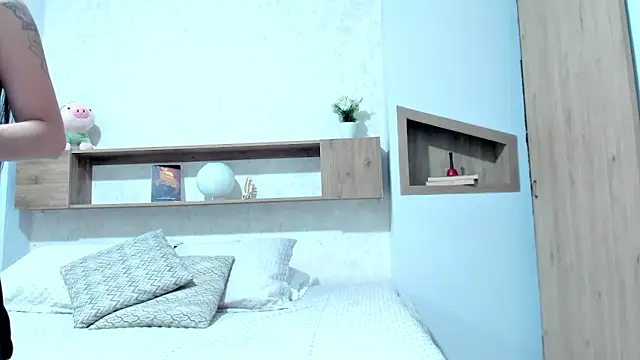 Emilly_Beaumont live sex cam