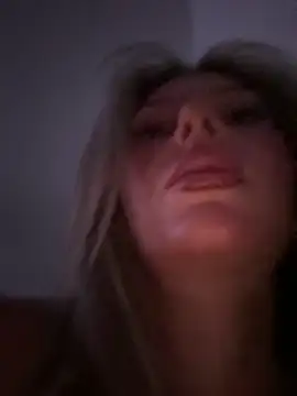 blondeeee live sex cam