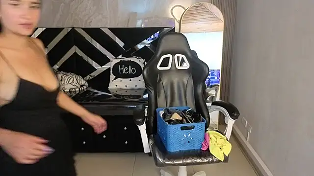 bella_vibess_s's cam snapshot