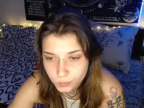 AlienforTwenty's cam snapshot