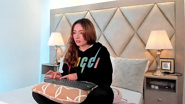 danielamilles's cam snapshot