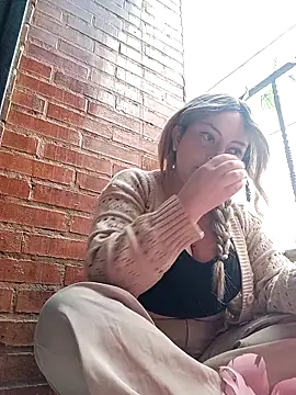 madelaine-'s cam snapshot