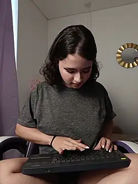 Mia_wee's cam snapshot