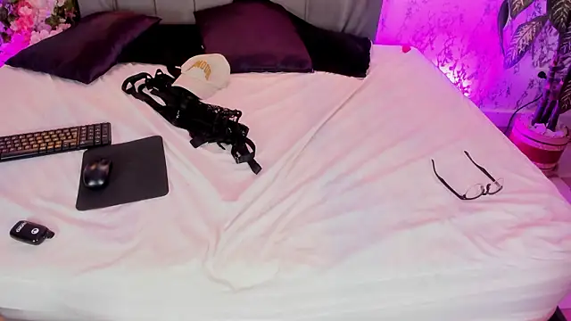 Bonny_and_carrot's cam snapshot