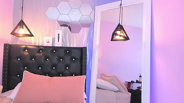 lucia-cute's cam snapshot