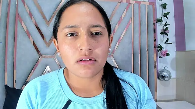 lis_dubois's cam snapshot